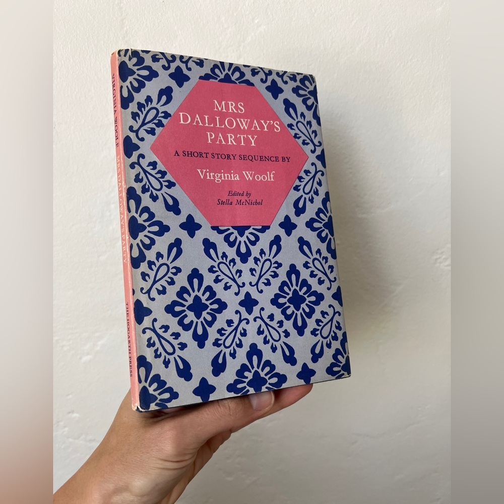 Rare vintage copy of Mrs Dalloway’s Party book by Virginia Woolf 1973